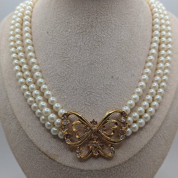 Vintage AVON Triple Strand Necklace Butterfly Pendent Faux Pearl - Picture 2 of 10